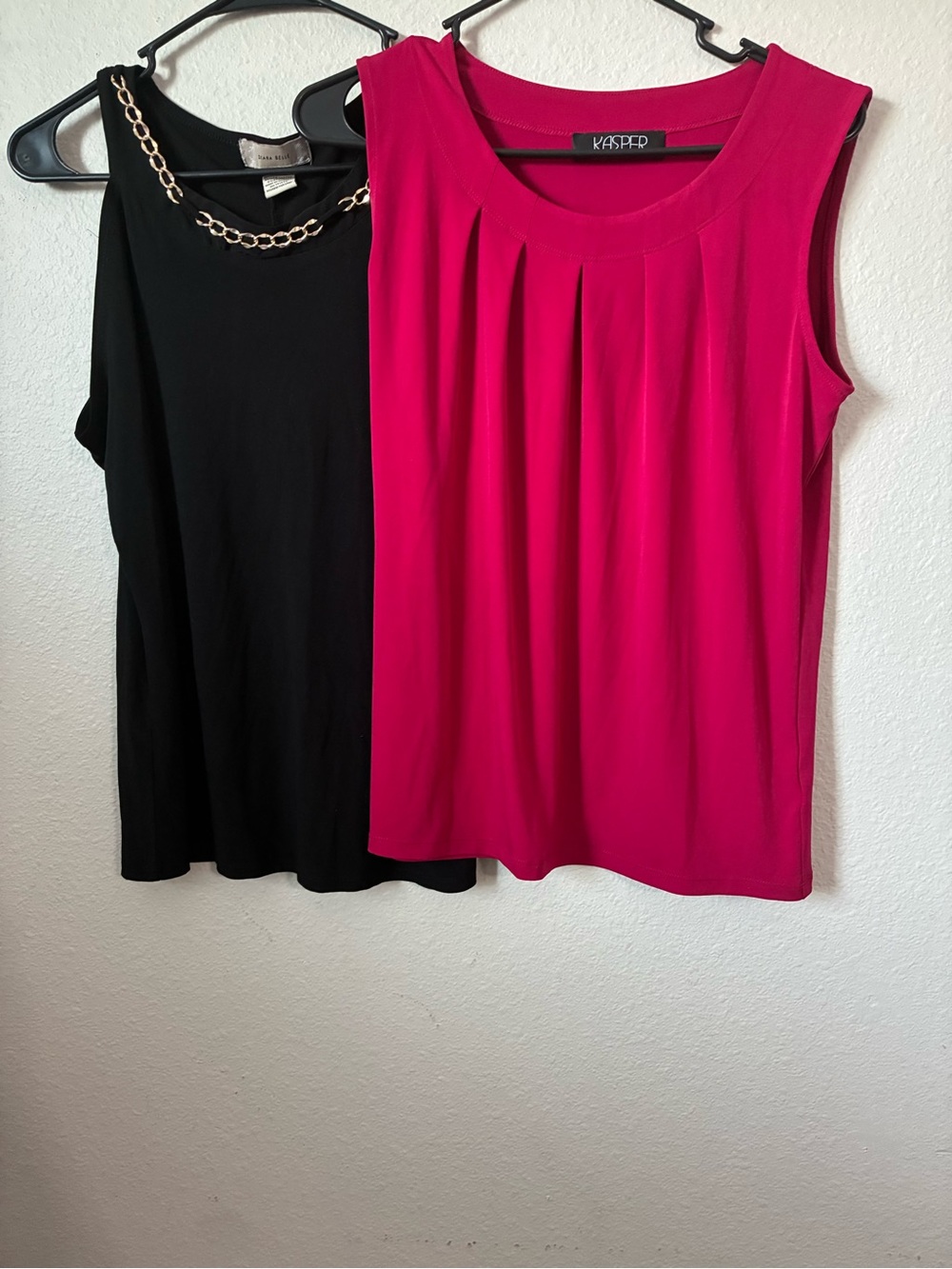 Kasper Women's Sleeveless Pleated Shell Top - Hot Pink & Diane black with gold
